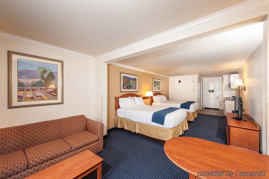Holiday Inn Express Hotel & Suites - Paso Robles By Ihg Экстерьер фото